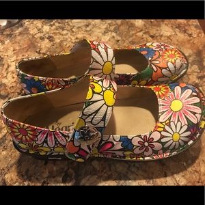 Alegria Paloma PRO Flower Power Clogs  sz 36